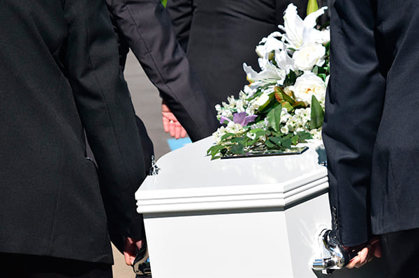 Funeraria en Valencia: diferencia entre ataud y féretro